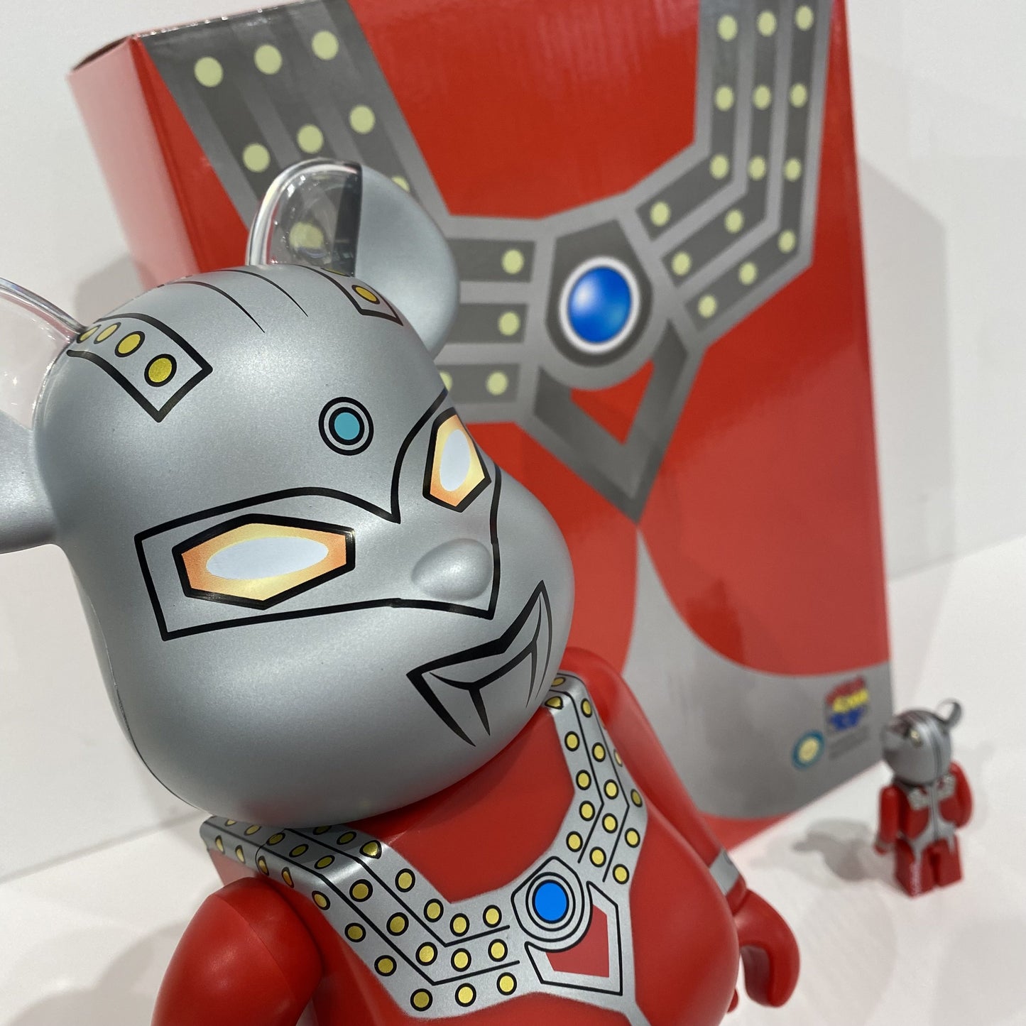 Be@rbrick Ultraman Taro 100% & 400% Set