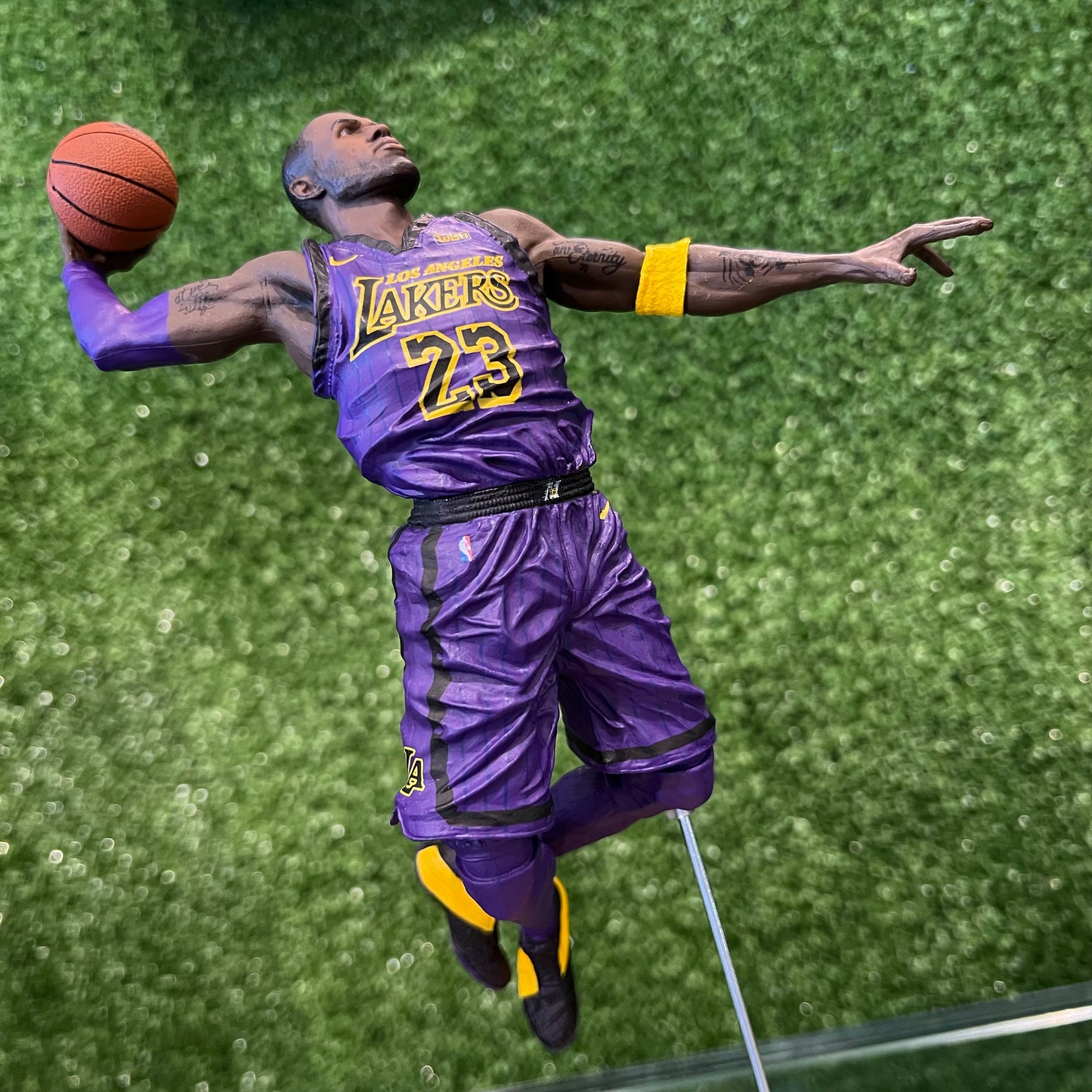 LeBron James NBA 2K19 Action Figure LAKERS 20th Anniversary Ed