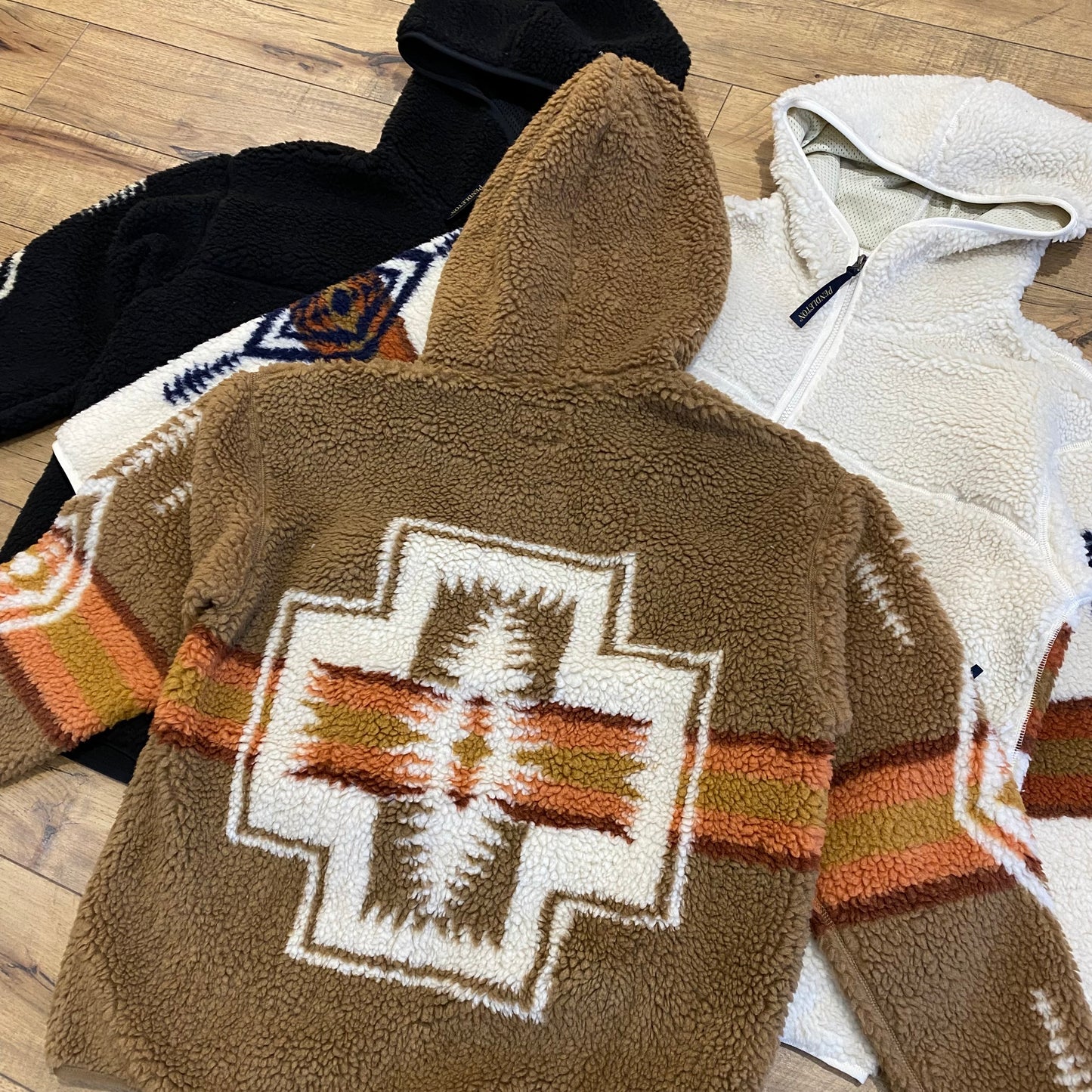 Pendleton Lamb Fleece Jacket (Black/White/Brown)