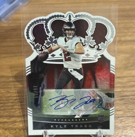 Kyle Trask 2021 Panini Chronicles Football Crown Royale Auto RC