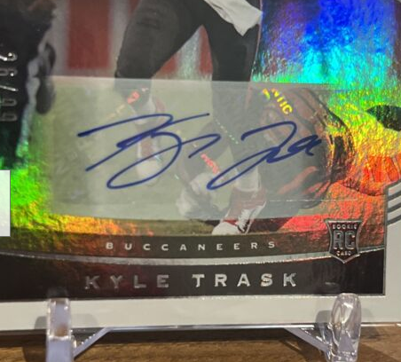 Kyle Trask 2021 Panini Chronicles Football Crown Royale Auto RC #CR-7 26/99 (Single)