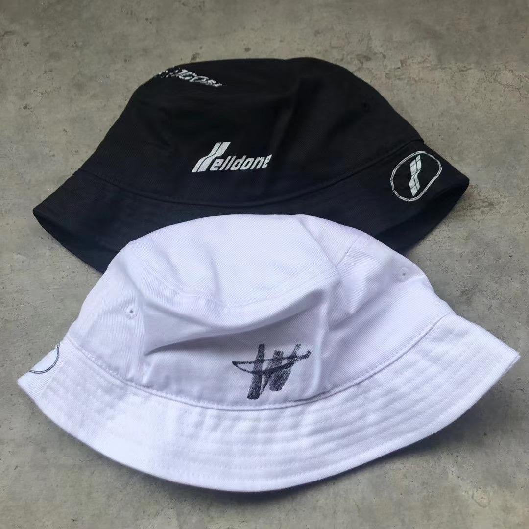 We11done logo-print bucket hat (Black/White)